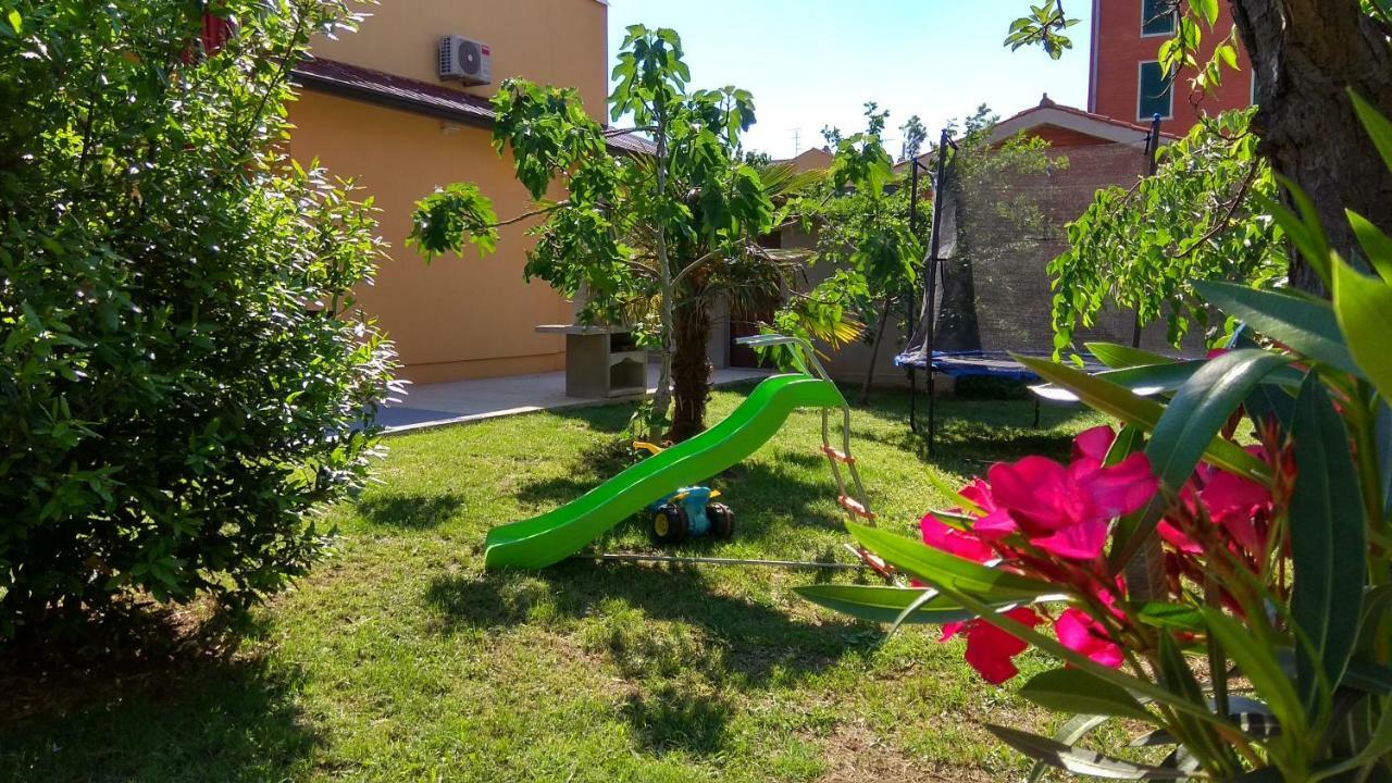 Lusyhouse Villa Pula Exterior photo