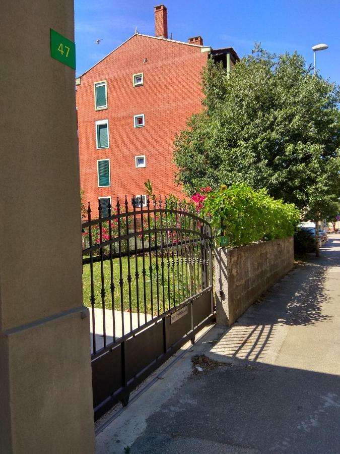 Lusyhouse Villa Pula Exterior photo